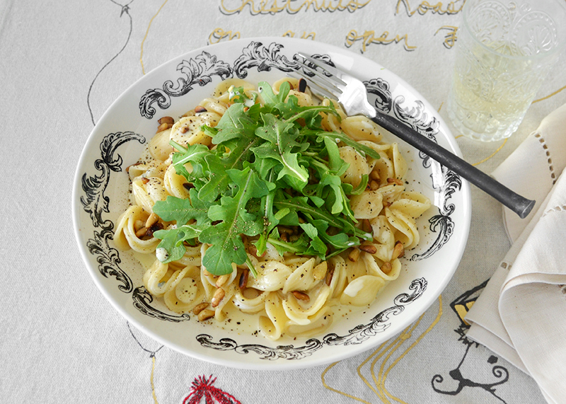 simple-pasta-with-creamy-gorgonzola-sauce-00-la-maison-du-monde